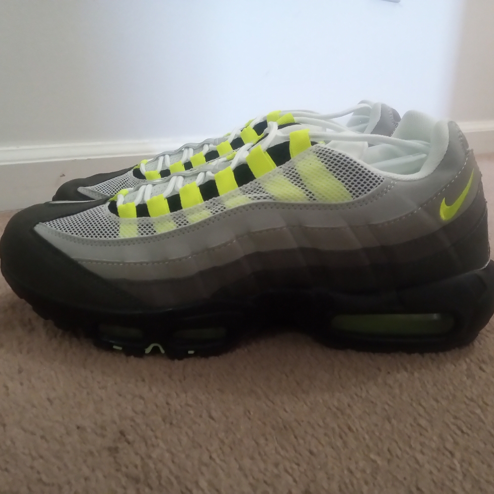Nike Men's Air Max 95   Neon Sz 11